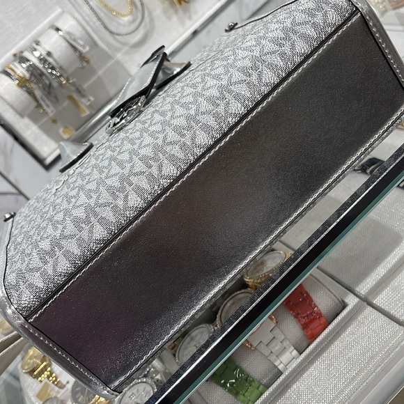 Michael Kors Mirella Small Metallic Signature Logo Crossbody Bag 
Silver 
NWT - Picture 6 of 16